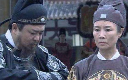 武则天成功称帝,为何又把权利还给李氏呢? 武则天成功称帝,为何又把权利还给李氏呢?