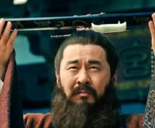 曹操是护国重臣,为何汉献帝不顾一切得想除掉他? 曹操是护国重臣,为何汉献帝不顾一切得想除掉他?