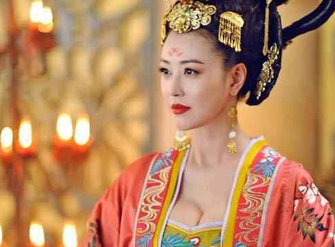 唐朝服装文化如何?真的流行低胸装吗? 唐朝服装文化如何?真的流行低胸装吗?