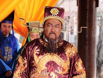 历史上真实的包拯,是个白面小生并只当过一年开封府尹 历史上真实的包拯,是个白面小生并只当过一年开封府尹