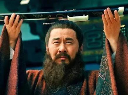 东汉末年群雄割据 笑到最后的人为何只有曹刘孙三人 东汉末年群雄割据 笑到最后的人为何只有曹刘孙三人
