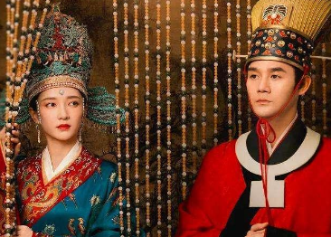 宋仁宗执政期间,做过什么事让大臣及太后十分头疼? 宋仁宗执政期间,做过什么事让大臣及太后十分头疼?