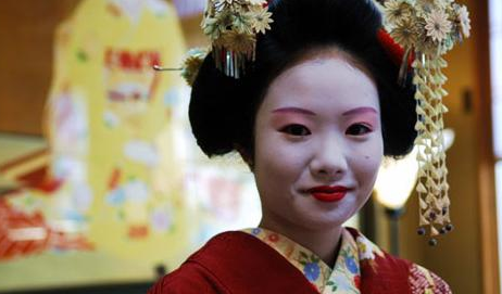 古代日本女子为什么要剃眉毛画白脸 这么做有什么意义 古代日本女子为什么要剃眉毛画白脸 这么做有什么意义