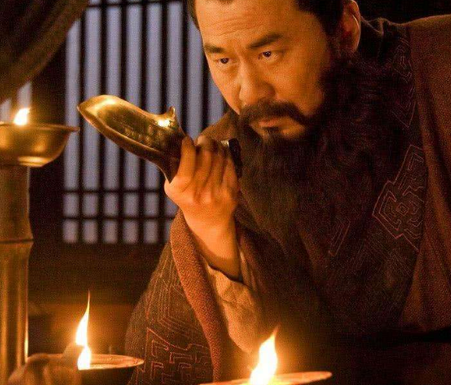 古代大刀背上为什么要加铁环 难道说是为了美观大方吗 古代大刀背上为什么要加铁环 难道说是为了美观大方吗