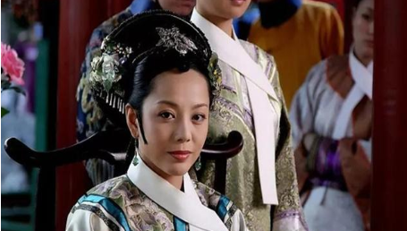 清朝嫔妃脖子上挂的白布条是干什么用的? 清朝嫔妃脖子上挂的白布条是干什么用的?