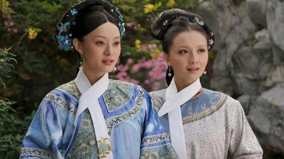 清朝嫔妃脖子上挂的白布条是干什么用的? 清朝嫔妃脖子上挂的白布条是干什么用的?