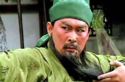 关羽张飞都出身低微,为什么他俩的武功却那么强呢? 关羽张飞都出身低微,为什么他俩的武功却那么强呢?