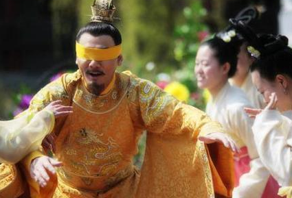 俗话说后宫除了妃子外那么多的宫女 皇帝想推倒谁就推倒谁吗 俗话说后宫除了妃子外那么多的宫女 皇帝想推倒谁就推倒谁吗