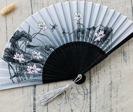 古人夏天是怎么度过的 古人身上依旧穿的很保守吗 古人夏天是怎么度过的 古人身上依旧穿的很保守吗