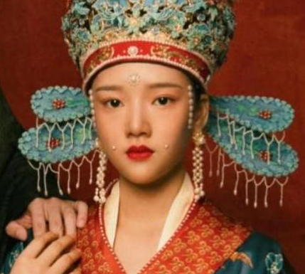 古代皇帝的圣旨和太后的懿旨冲突了 下面的人应该听谁的 古代皇帝的圣旨和太后的懿旨冲突了 下面的人应该听谁的