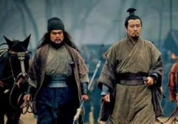 刘封为蜀汉立下汗马功劳,为何刘备却不喜欢他呢? 刘封为蜀汉立下汗马功劳,为何刘备却不喜欢他呢?