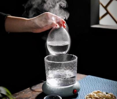 现代喝酒都是直接喝的 古人喝酒为什么都要先烫酒 现代喝酒都是直接喝的 古人喝酒为什么都要先烫酒