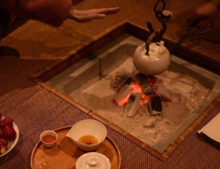 现代喝酒都是直接喝的 古人喝酒为什么都要先烫酒 现代喝酒都是直接喝的 古人喝酒为什么都要先烫酒