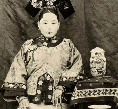 清朝妃子在生下孩子之后 他们为什么会频繁的夭折 清朝妃子在生下孩子之后 他们为什么会频繁的夭折